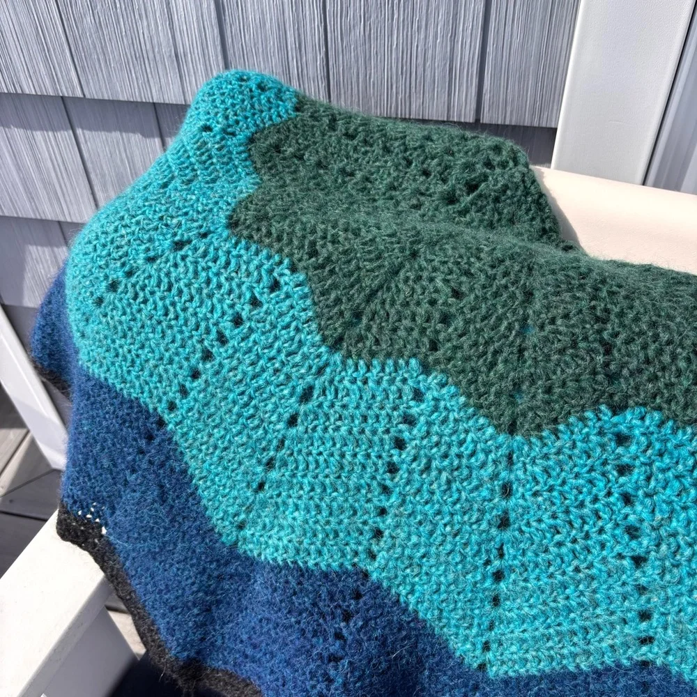 Starburst Crochet Round Blanket in Forest Green, Teal & Deep Blue
